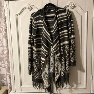 IZ Byer XL grey and white patterned cardigan